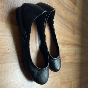 Vionic black leather ballet flats, size 7